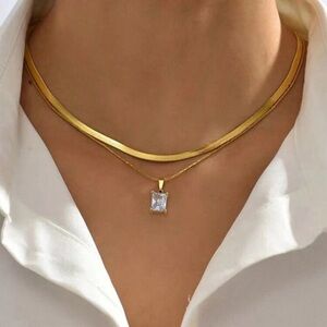 Gold plated Chain Necklace with Crystal Pendant